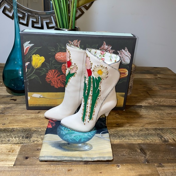 Gucci Fosca Appliqued Crystal Leather Ankle Boots - Picture 5 of 8